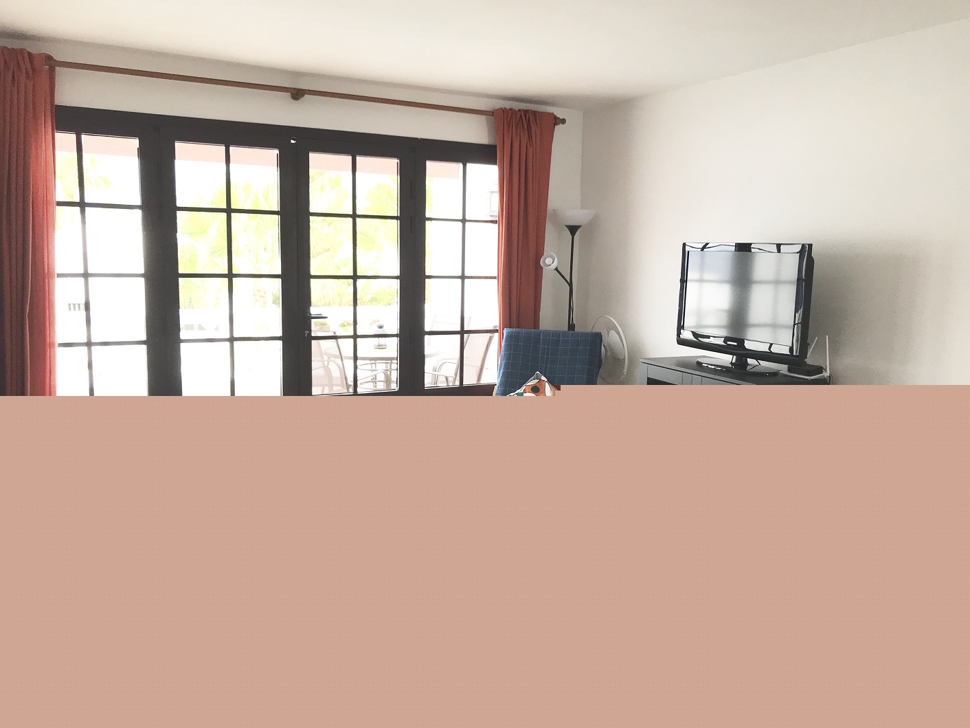 Apartment with wifi and UK TV Channels