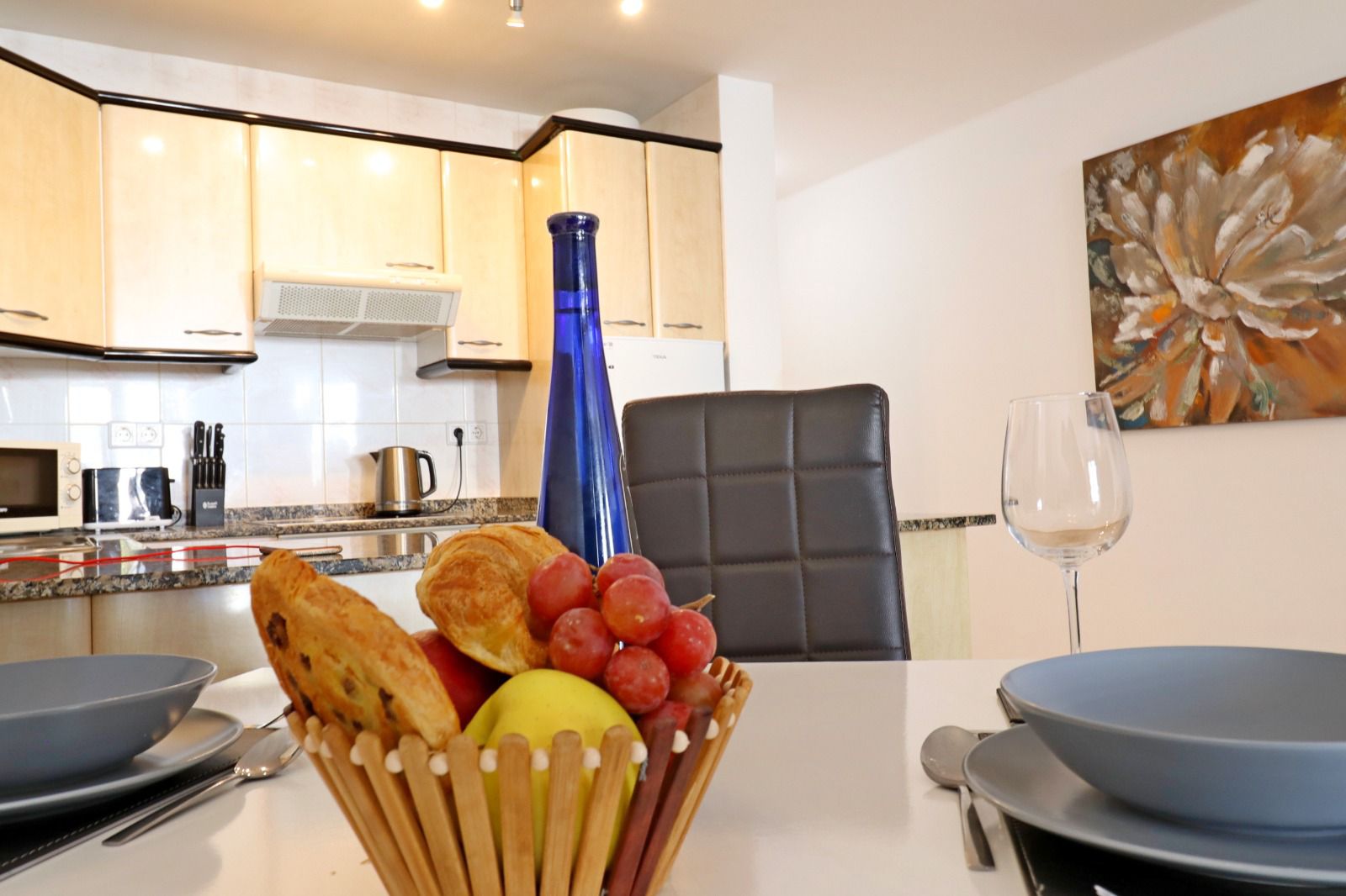 One bed ground floor apartment with pool access